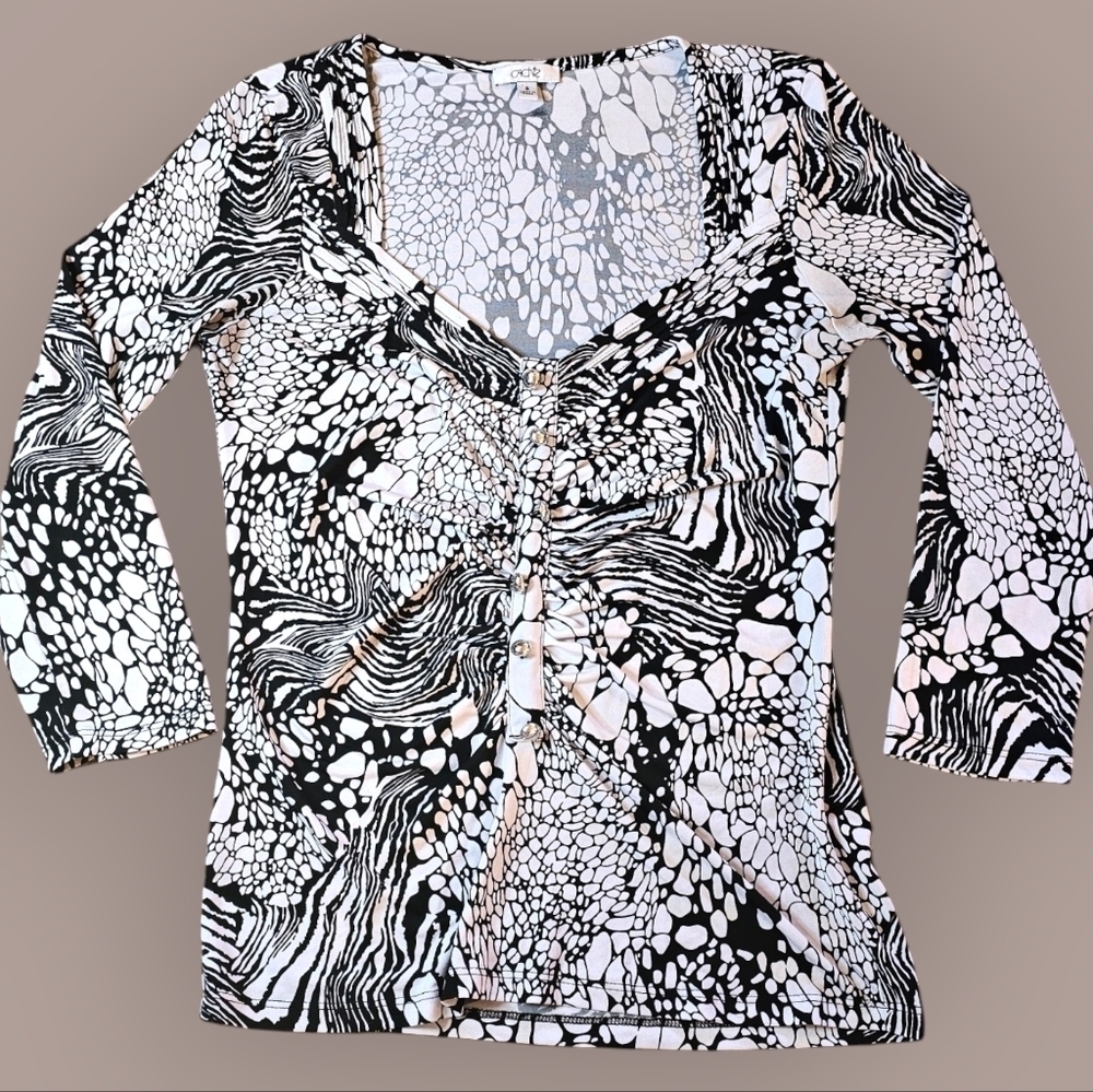 Cache - Small Blouse - Jersey Stretch V-Neck 3/4 Sleeve Black Geometric pattern